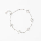 J&Y Foglia Moissanite armband with leaf-shaped design and sparkling gemstones, elegant jewelry accessory.